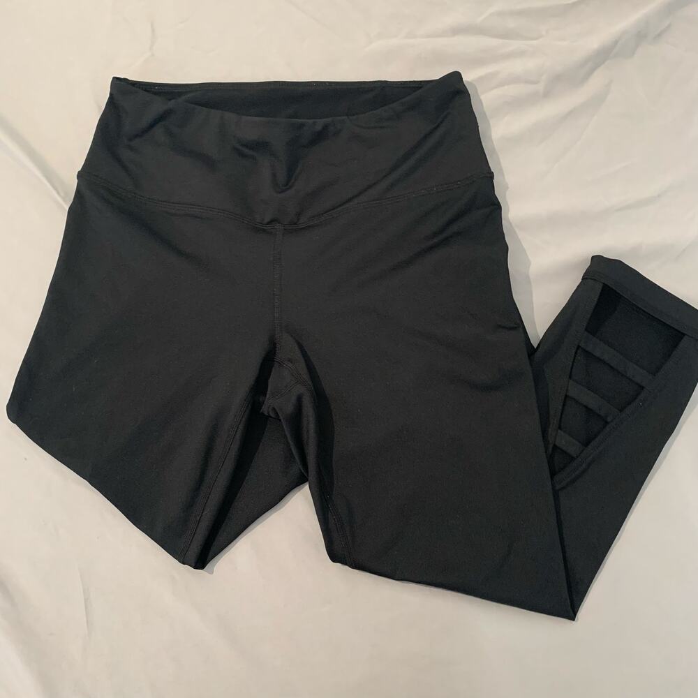 ByZella Z Black High Waisted Capri Leggings